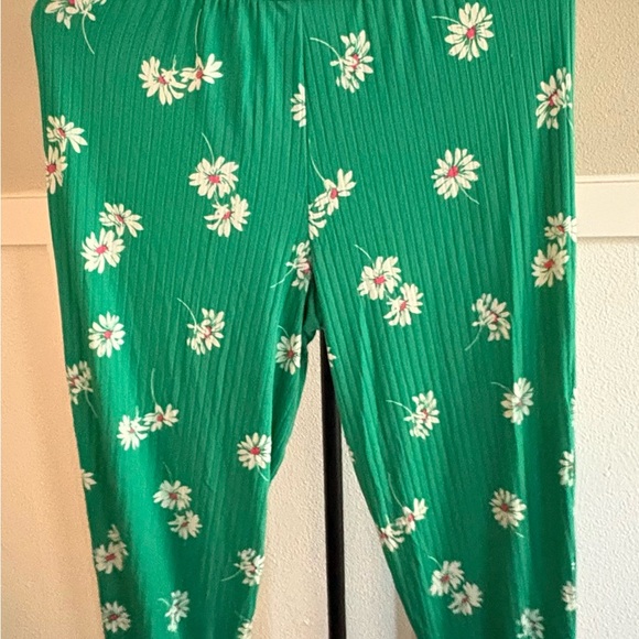 Joyspun Green Daisy Ribbed Pajama Set – Long Sleeve & Joggers – Small - Picture 4 of 6